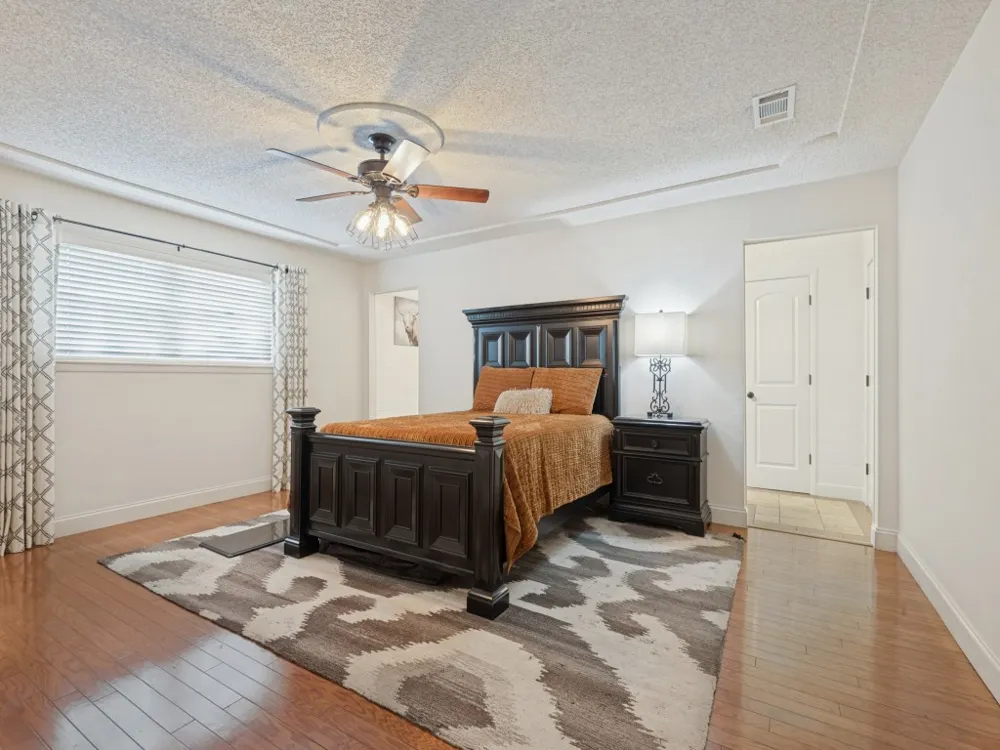 618 Brent Drive Arlington, TX 76012