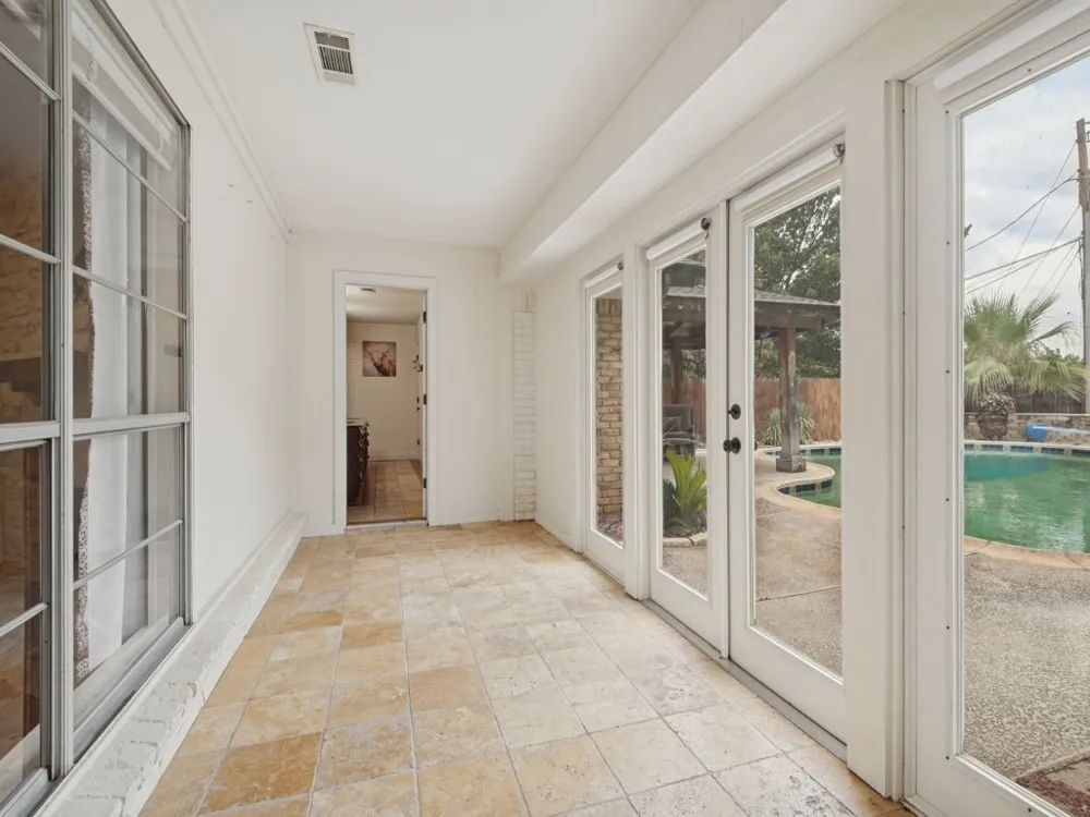 618 Brent Drive Arlington, TX 76012