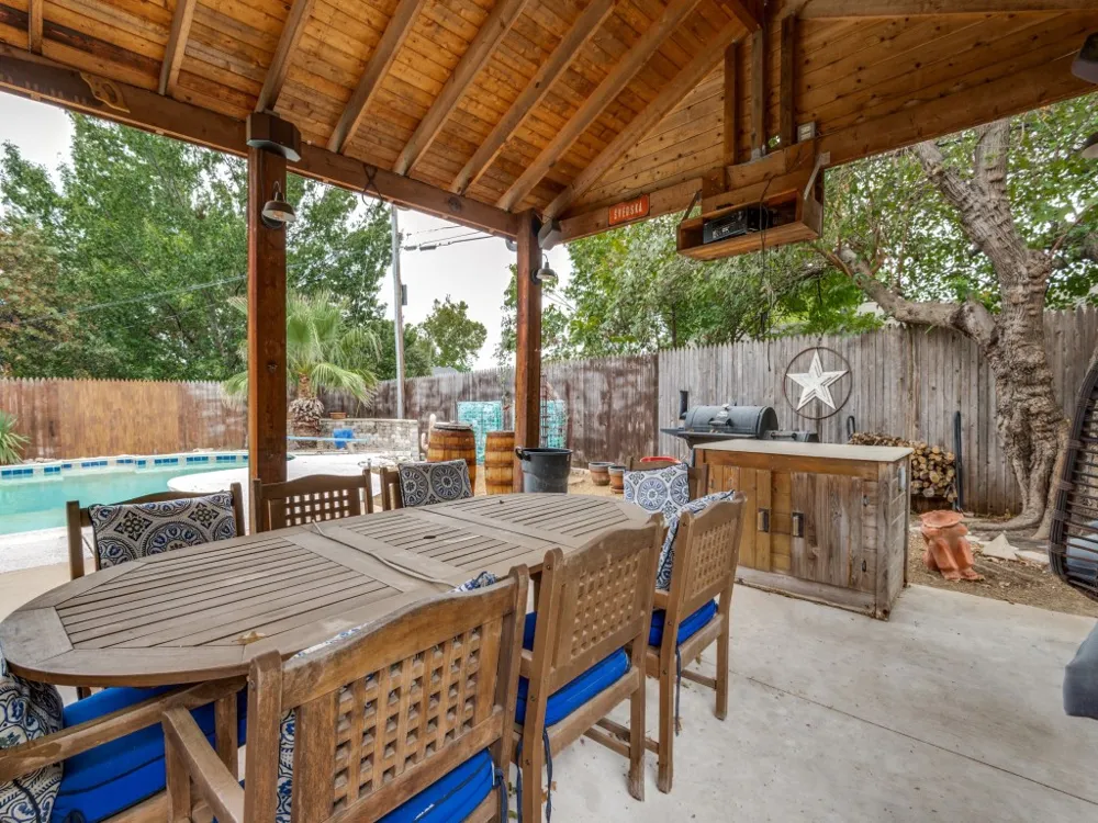 618 Brent Drive Arlington, TX 76012