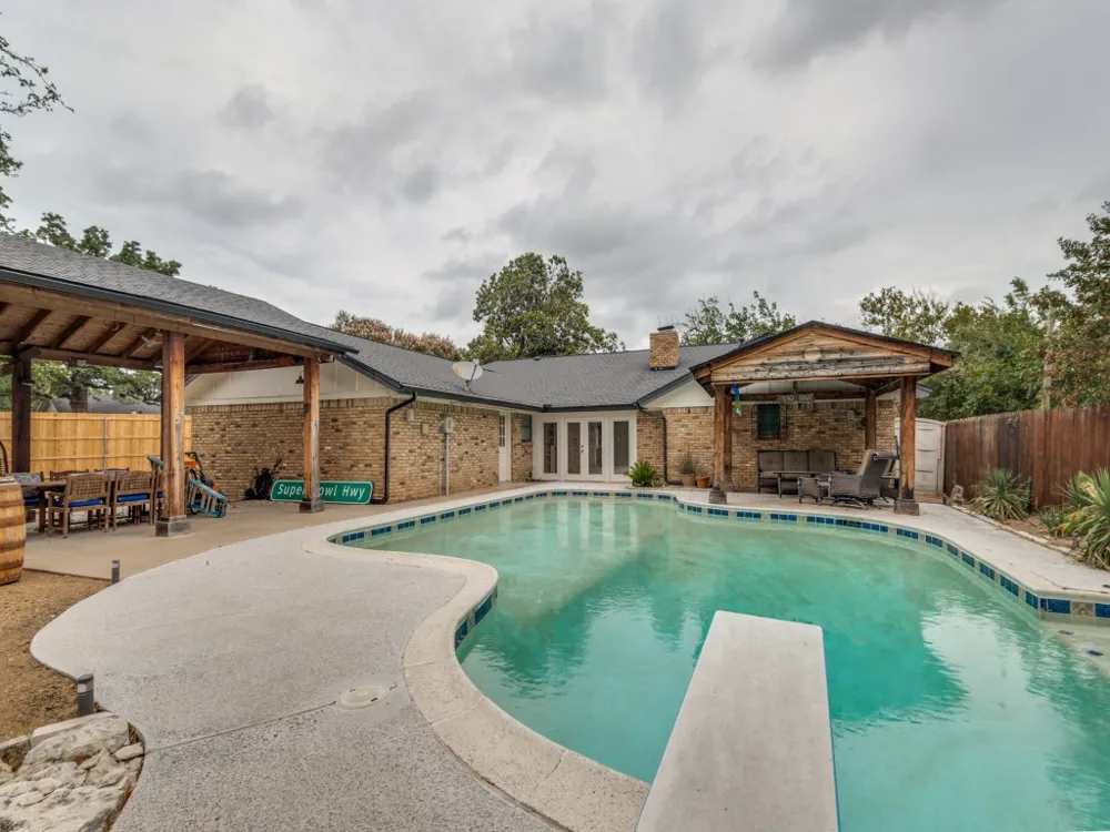 618 Brent Drive Arlington, TX 76012