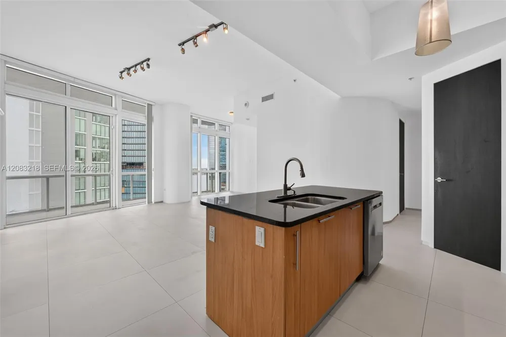 480 NE 30th St #2201 Miami, FL 33137