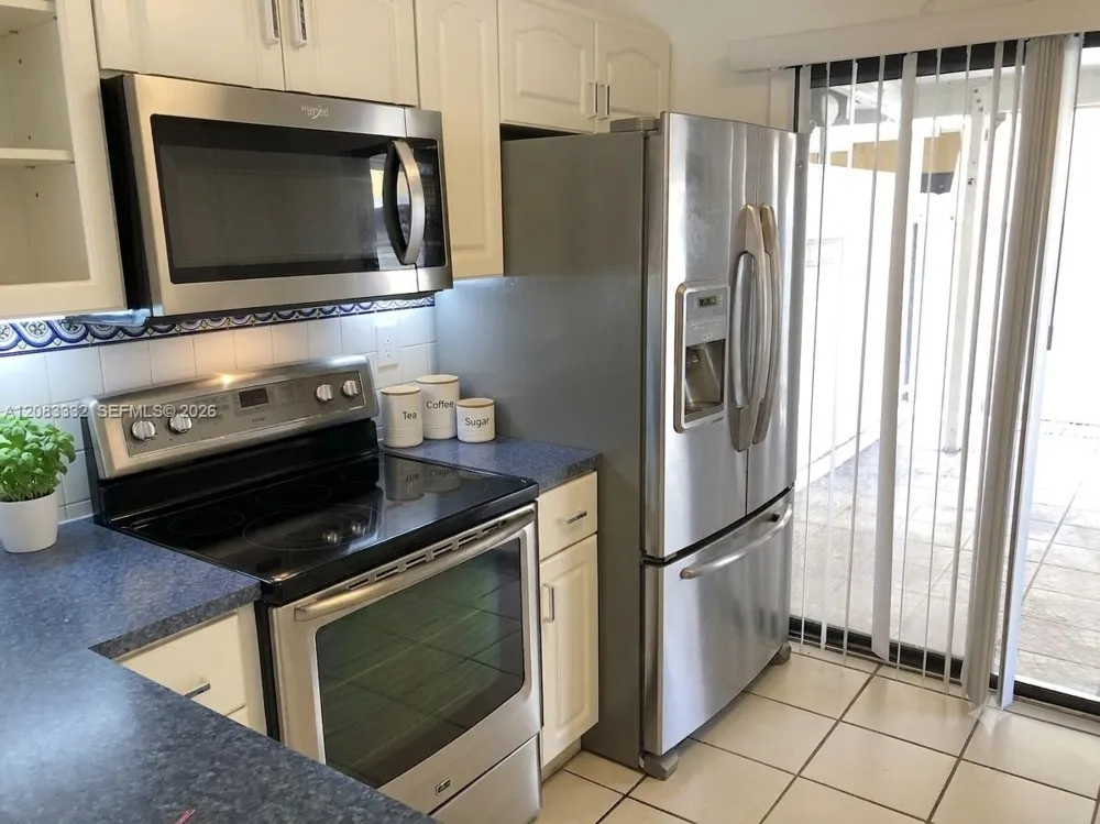 2775 W 62nd St #106 Hialeah, FL 33016