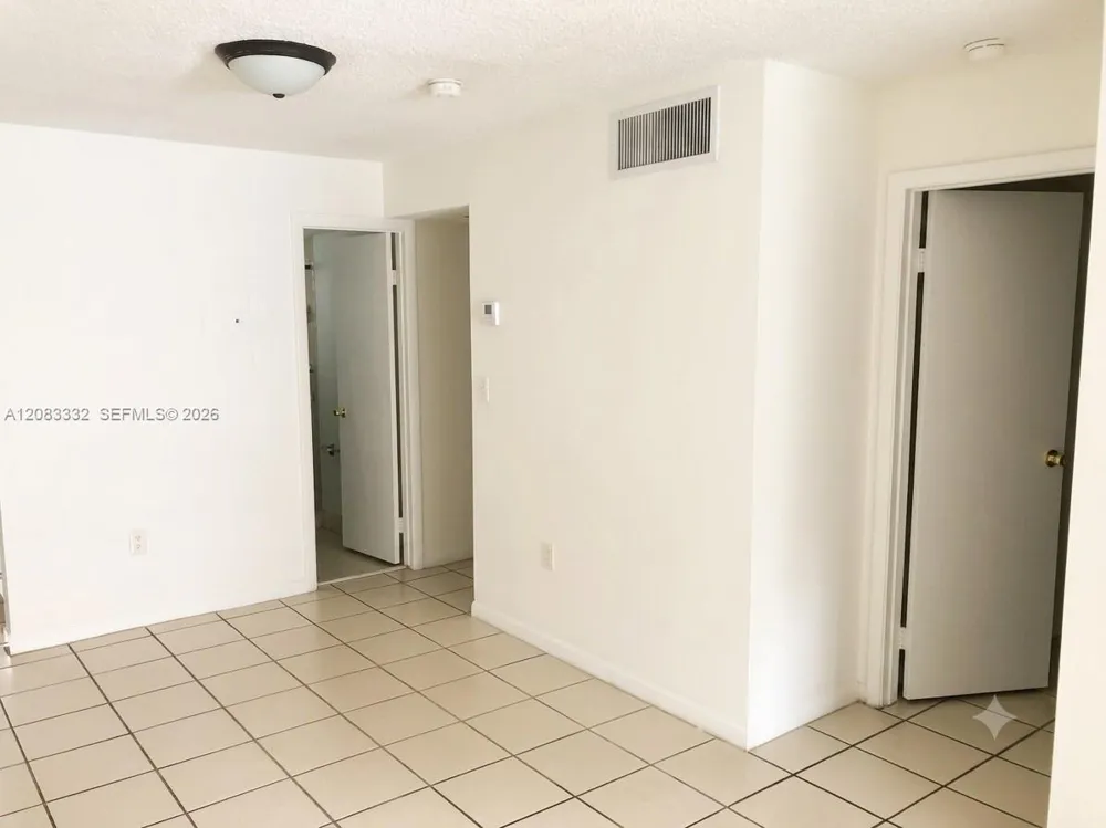 2775 W 62nd St #106 Hialeah, FL 33016