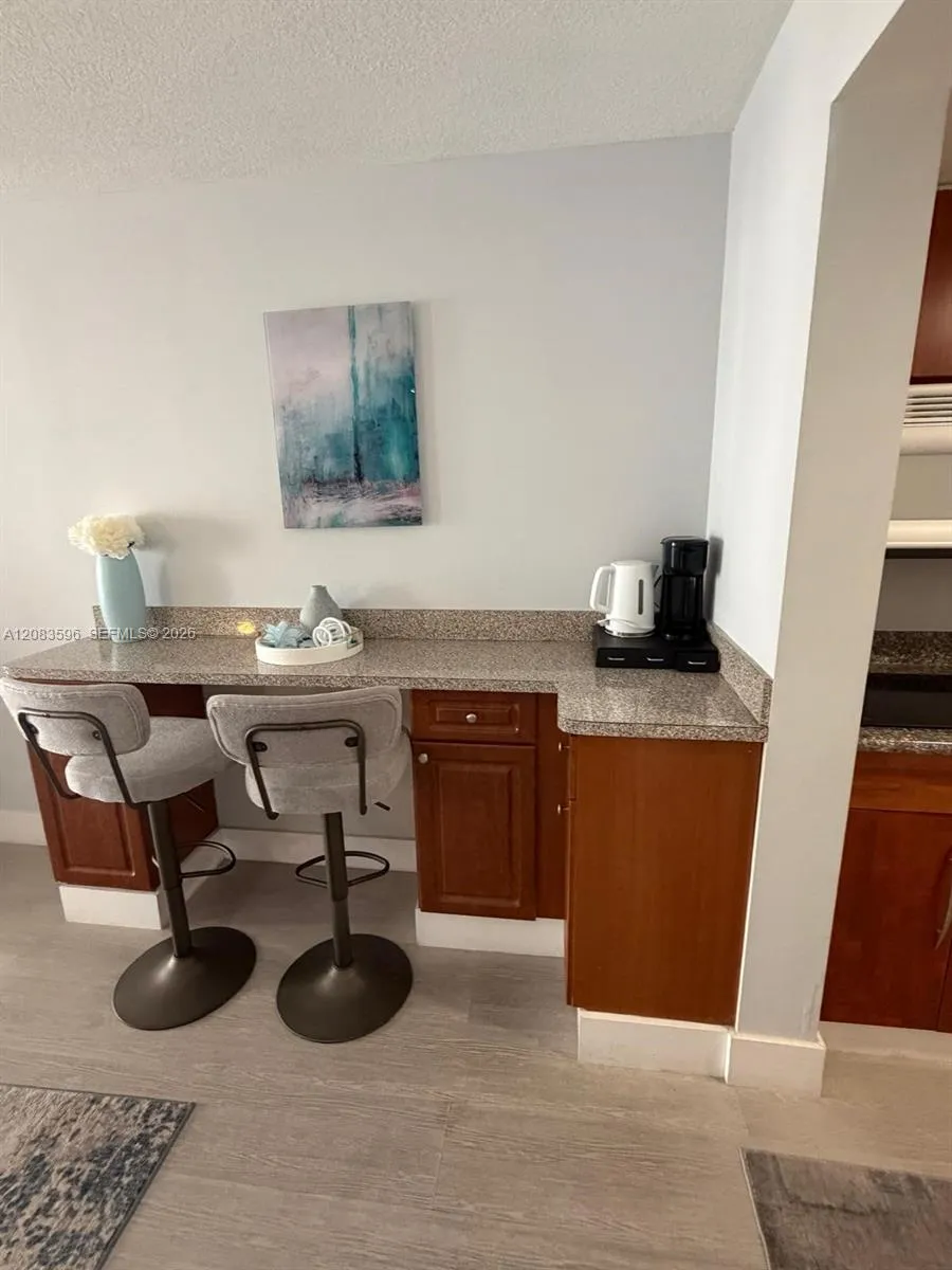 1200 Brickell Bay Dr #1610 Miami, FL 33131