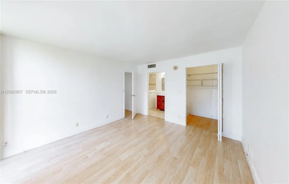 17011 Bay Rd #516 Sunny Isles Beach, FL 33160