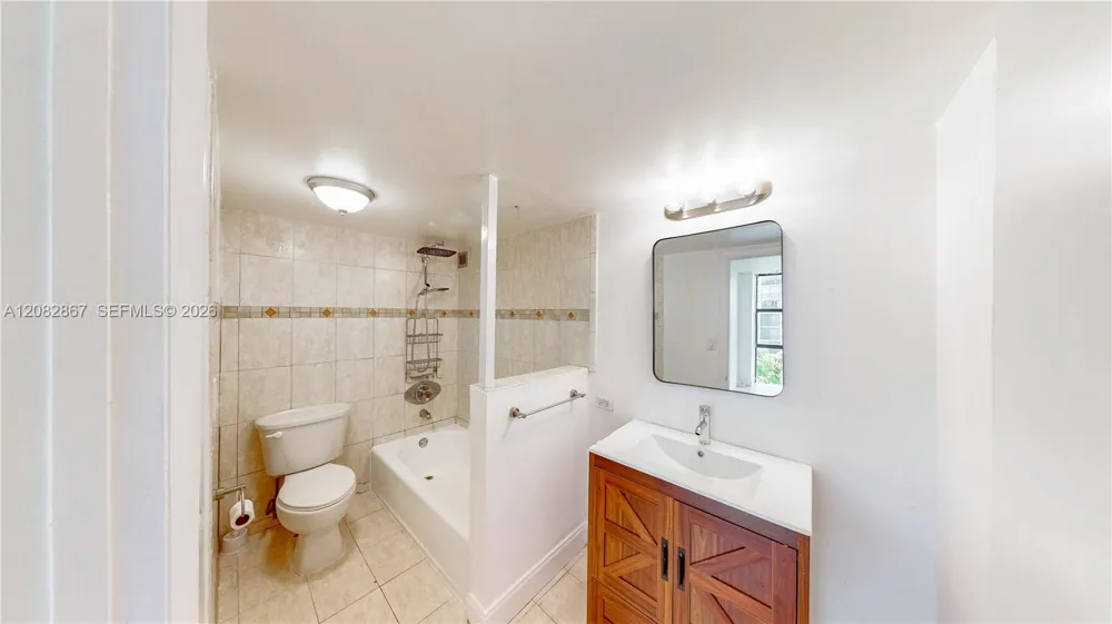 17011 Bay Rd #516 Sunny Isles Beach, FL 33160