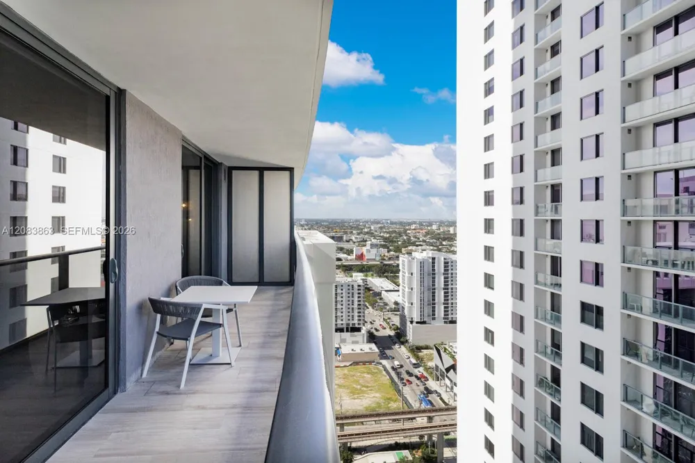 55 SW 9th St #3010 Miami, FL 33130