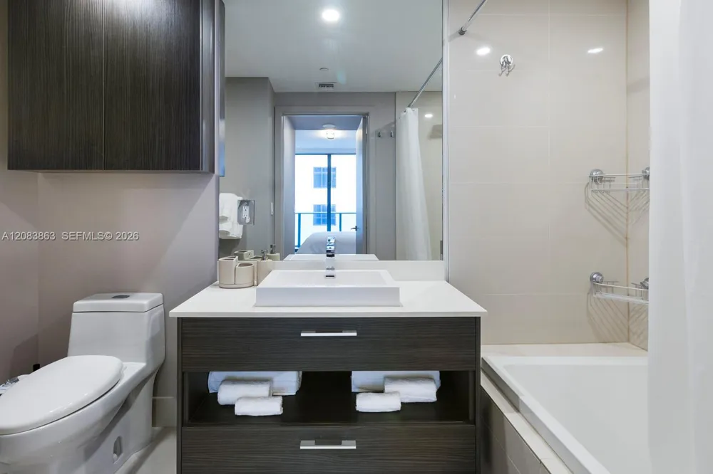 55 SW 9th St #3010 Miami, FL 33130
