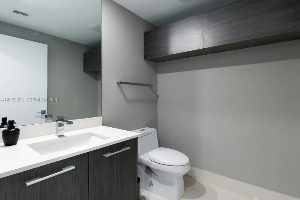55 SW 9th St #3010 Miami, FL 33130