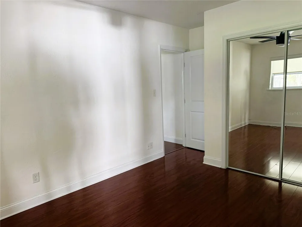 1048 40TH AVENUE NE St Petersburg, FL 33703