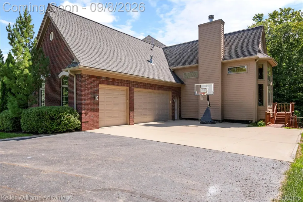 22101 Kettle Lake Road Lyon Charter Township, MI 48167