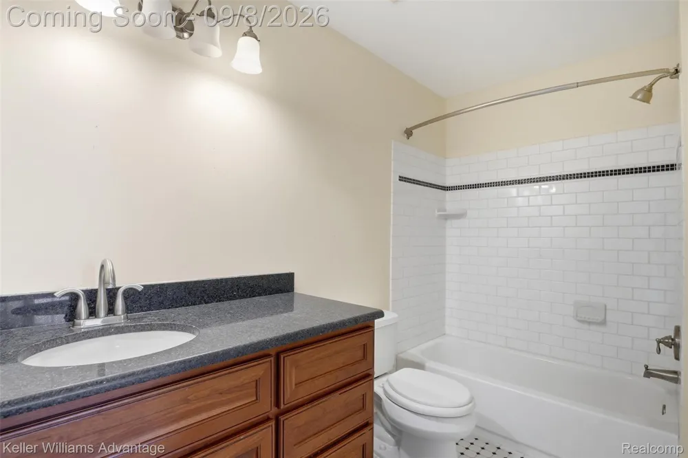 22101 Kettle Lake Road Lyon Charter Township, MI 48167