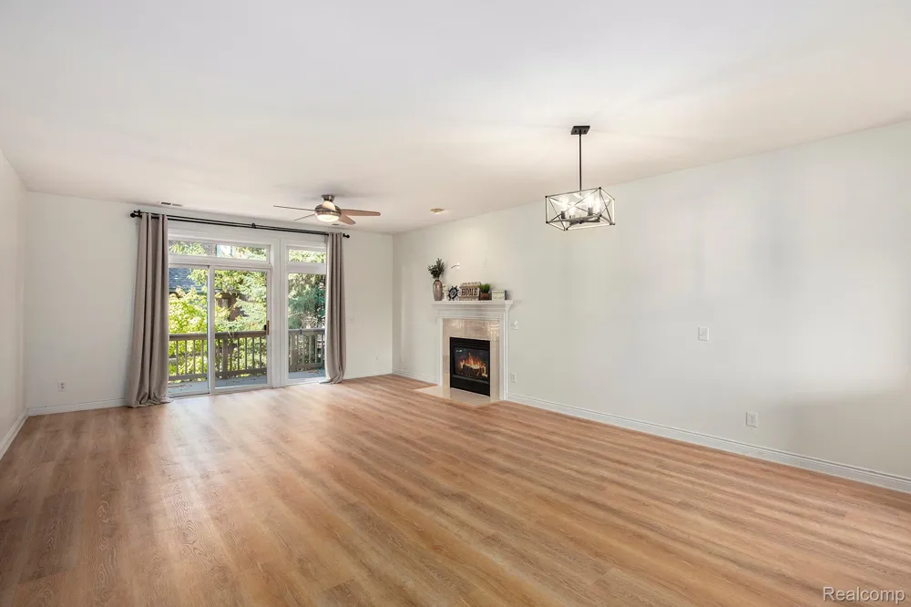 40 Park Island Drive #4 Lake Orion Village, MI 48362