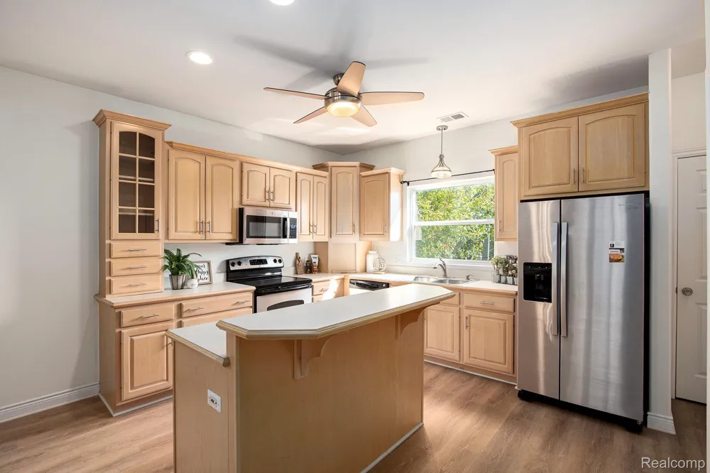 40 Park Island Drive #4 Lake Orion Village, MI 48362
