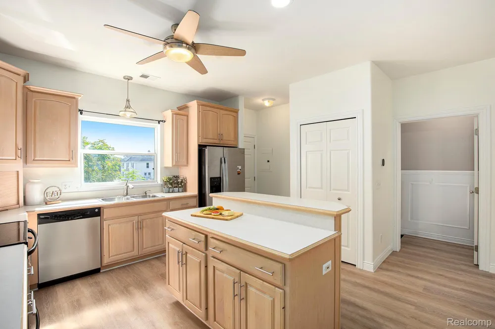 40 Park Island Drive #4 Lake Orion Village, MI 48362