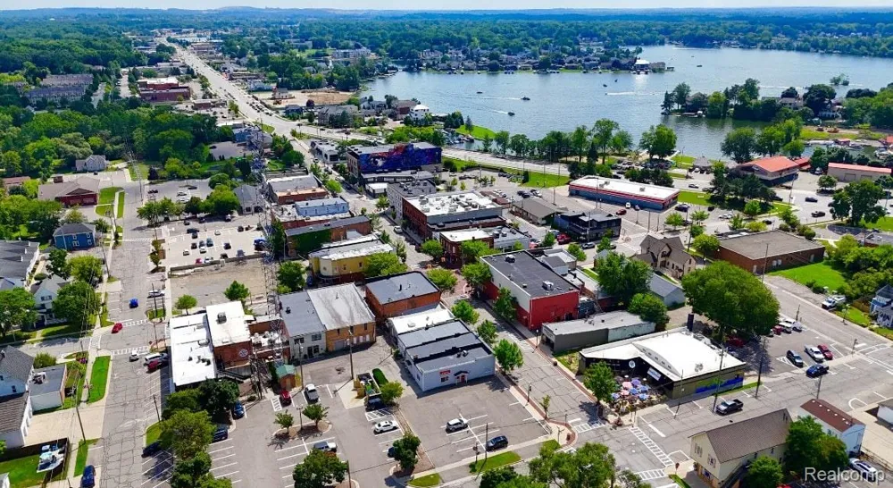40 Park Island Drive #4 Lake Orion Village, MI 48362