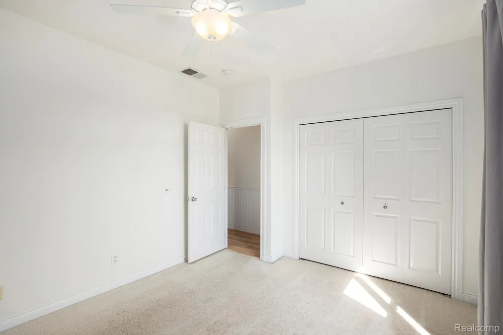 40 Park Island Drive #4 Lake Orion Village, MI 48362