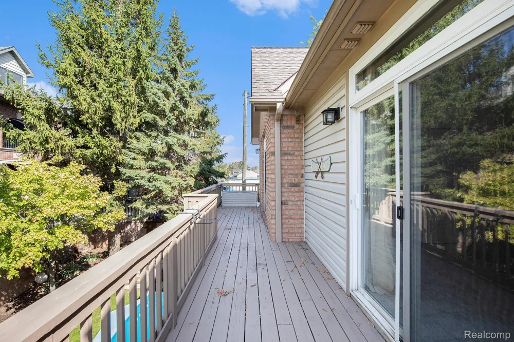40 Park Island Drive #4 Lake Orion Village, MI 48362