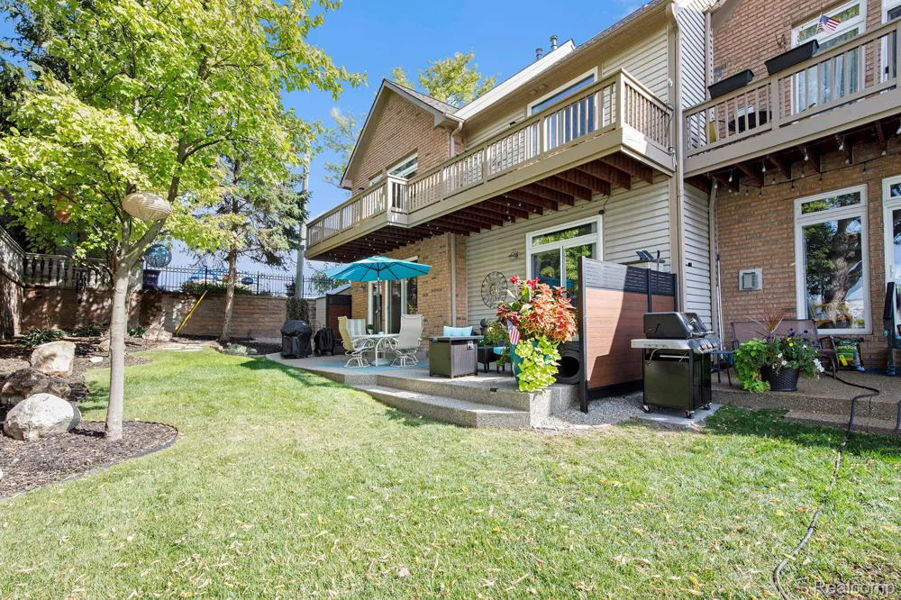 40 Park Island Drive #4 Lake Orion Village, MI 48362