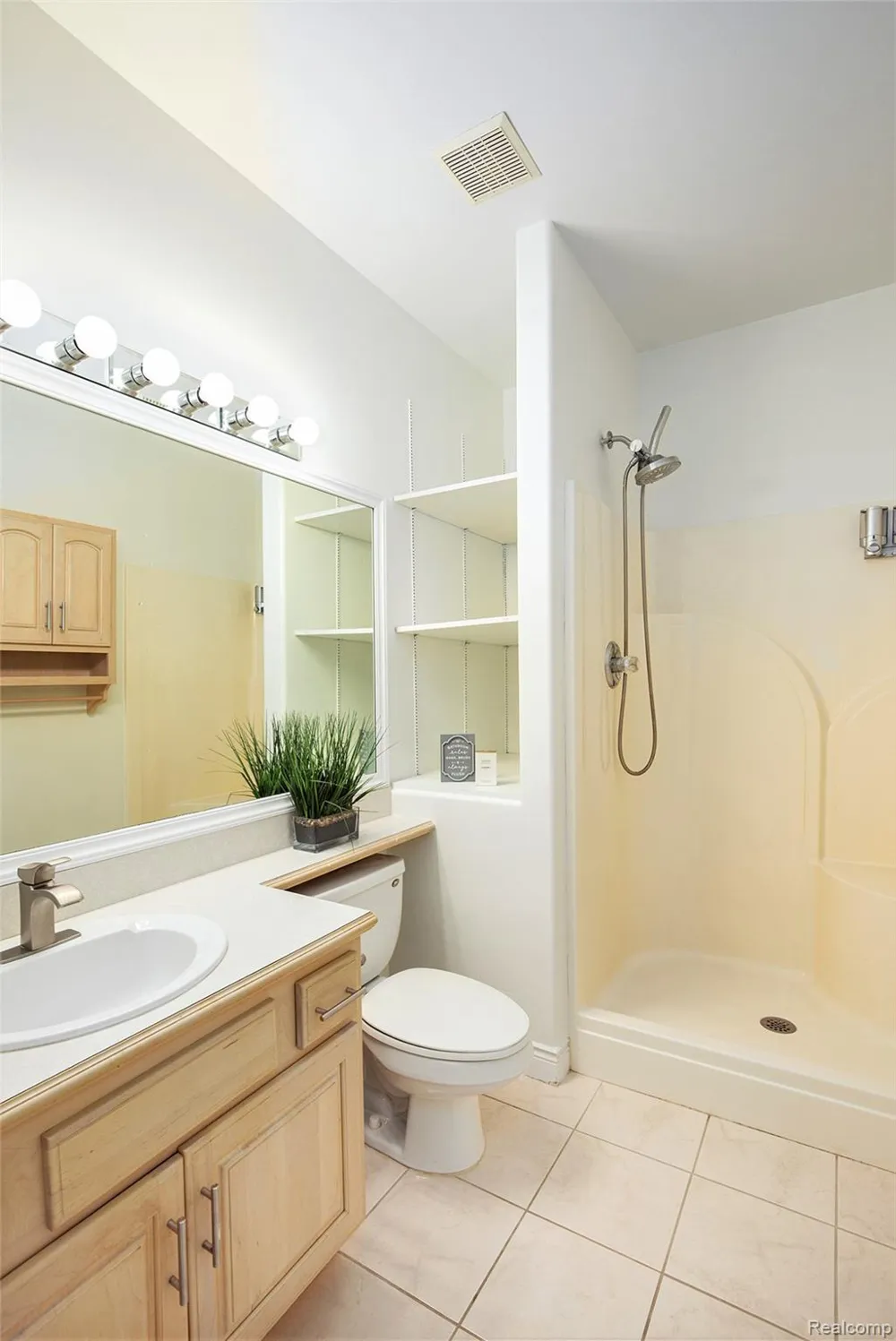 40 Park Island Drive #4 Lake Orion Village, MI 48362