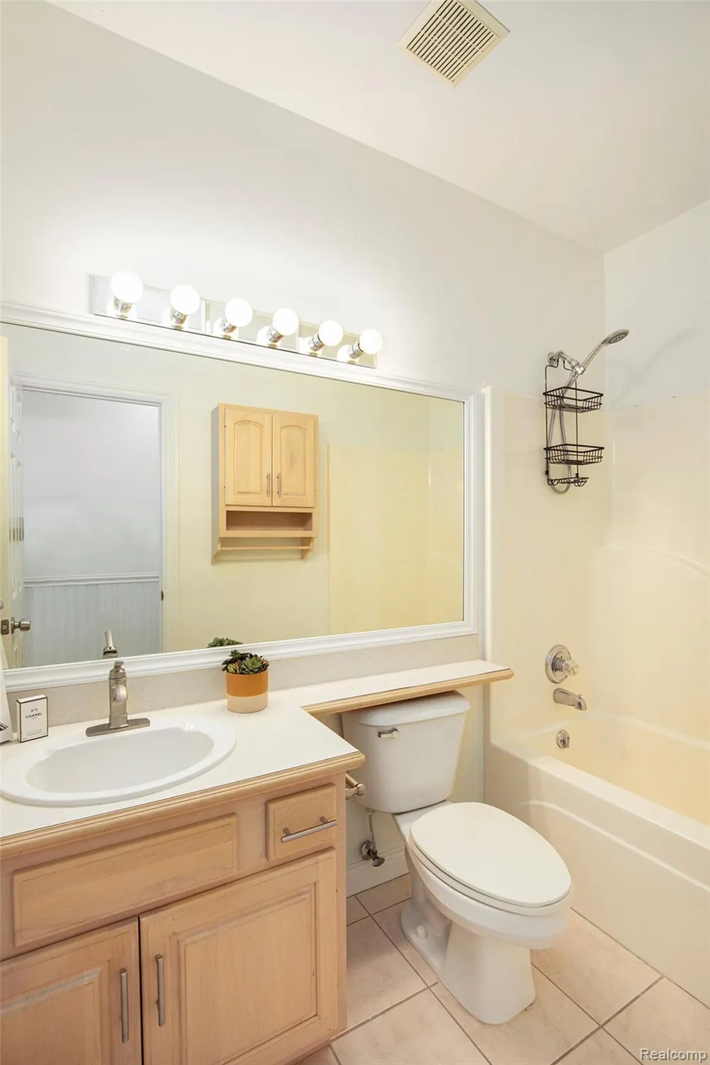 40 Park Island Drive #4 Lake Orion Village, MI 48362