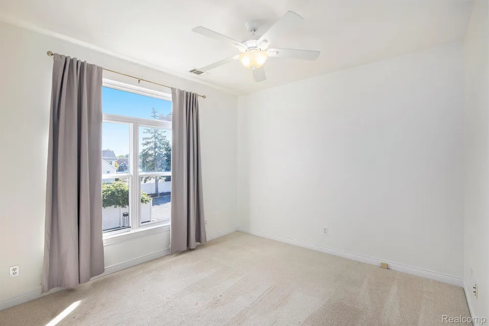 40 Park Island Drive #4 Lake Orion Village, MI 48362