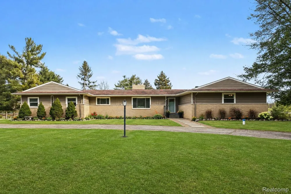 1575 Kellogg Road Genoa Township, MI 48114