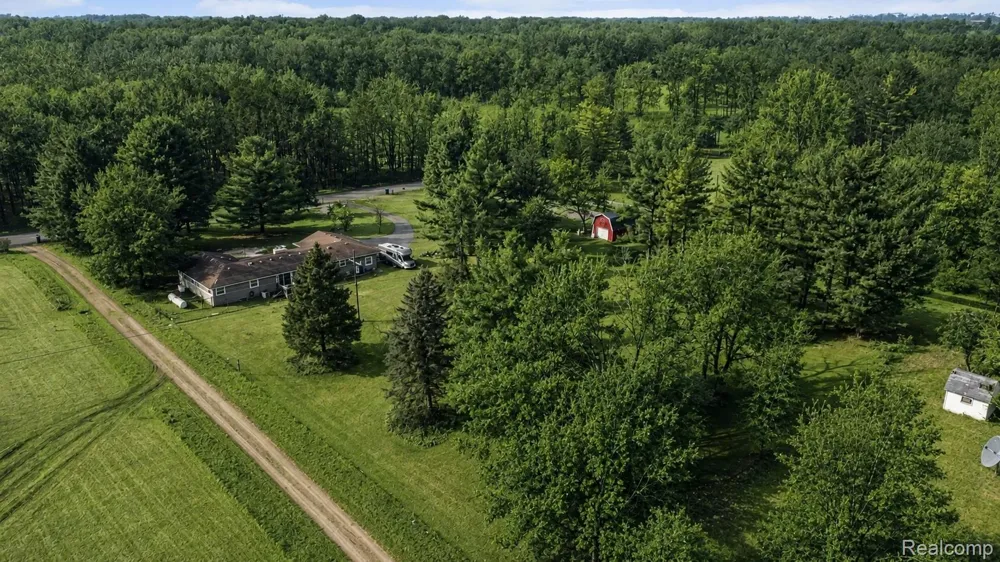 1575 Kellogg Road Genoa Township, MI 48114
