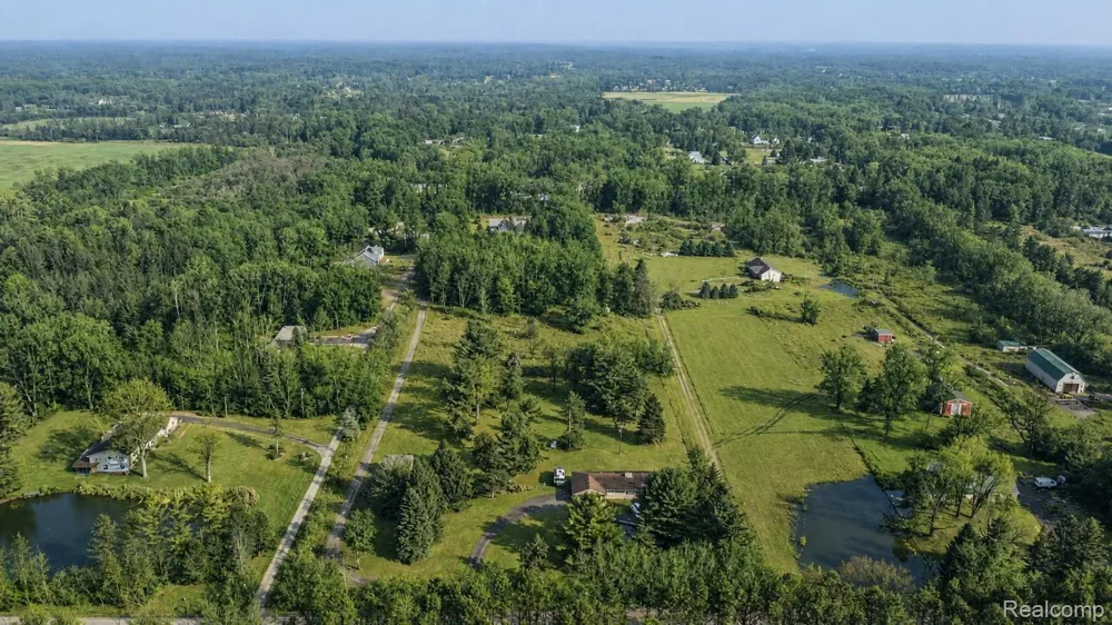 1575 Kellogg Road Genoa Township, MI 48114