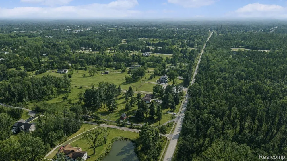 1575 Kellogg Road Genoa Township, MI 48114