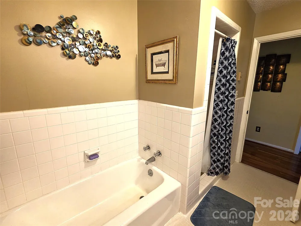 2925 4th Street Drive NE Hickory, NC 28601