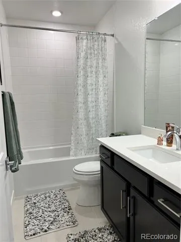 9438 Lake Breeze Drive Littleton, CO 80125