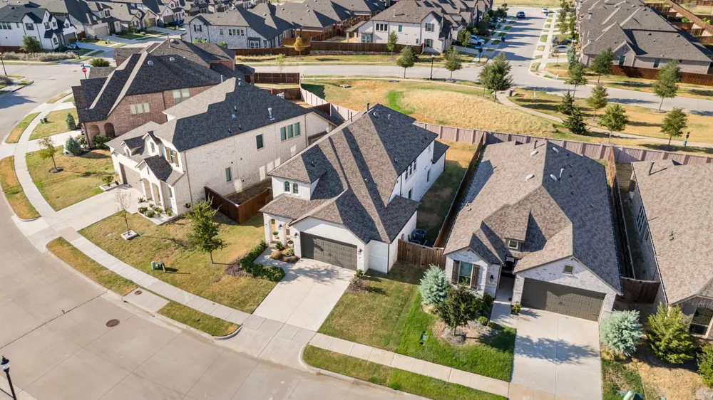 1825 Pelham Drive Aubrey, TX 76227