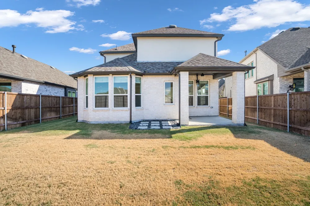 1825 Pelham Drive Aubrey, TX 76227