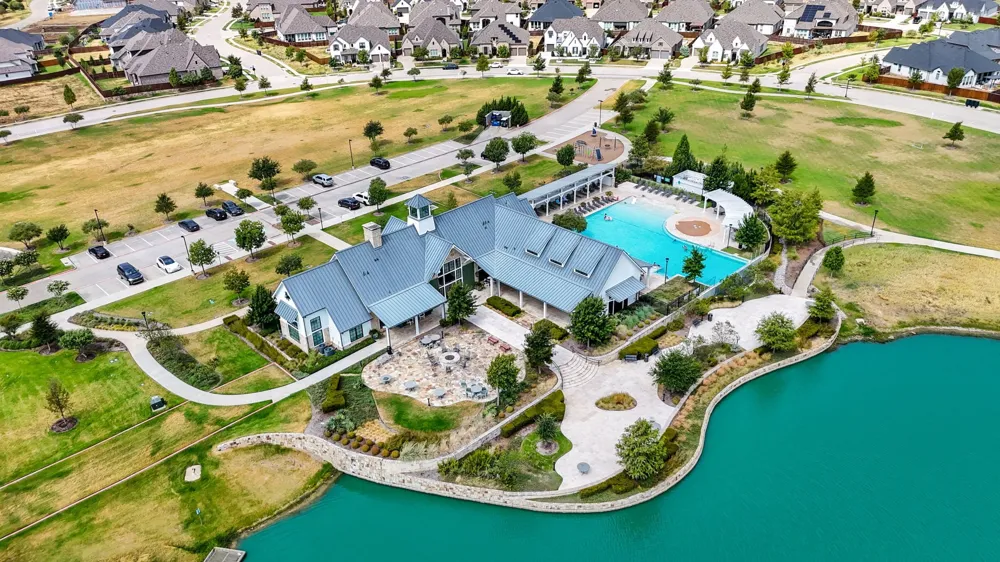 1825 Pelham Drive Aubrey, TX 76227