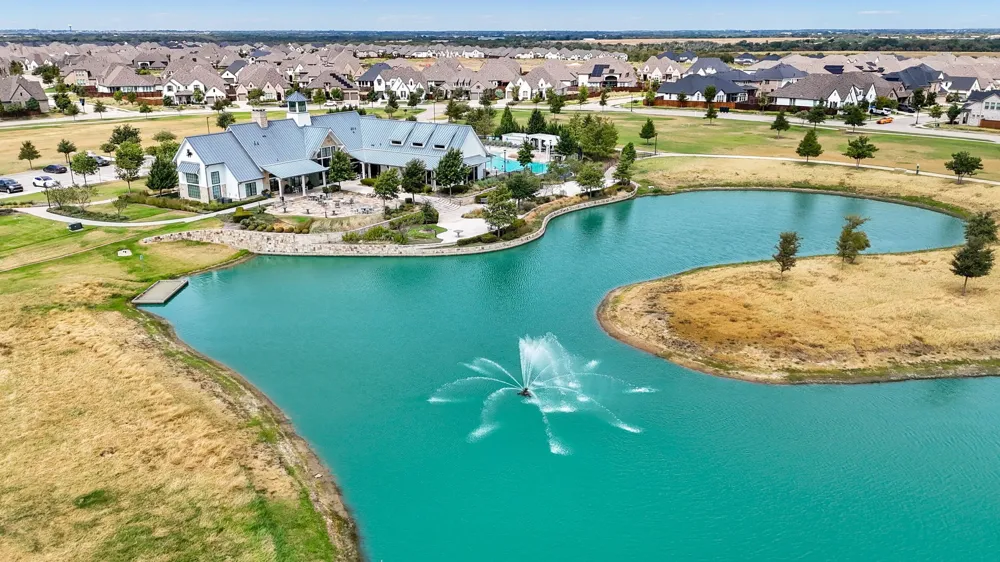 1825 Pelham Drive Aubrey, TX 76227