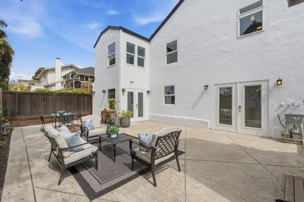 1817 Bayview Avenue Belmont, CA 94002