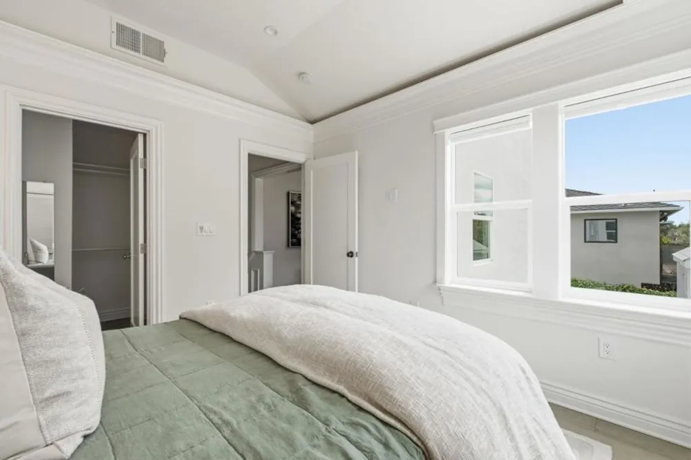1817 Bayview Avenue Belmont, CA 94002
