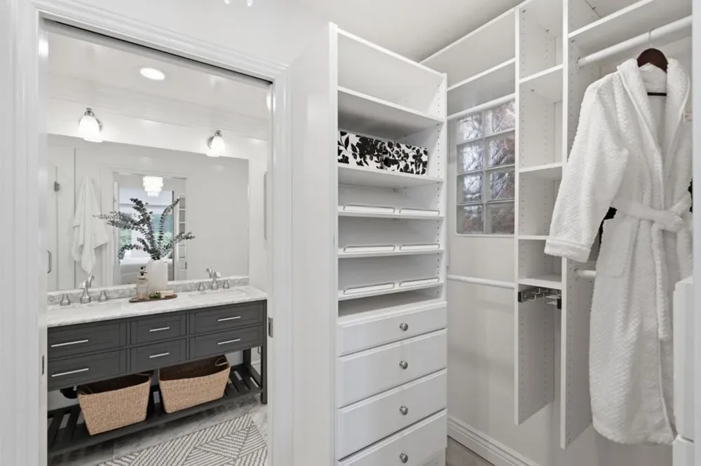 1817 Bayview Avenue Belmont, CA 94002
