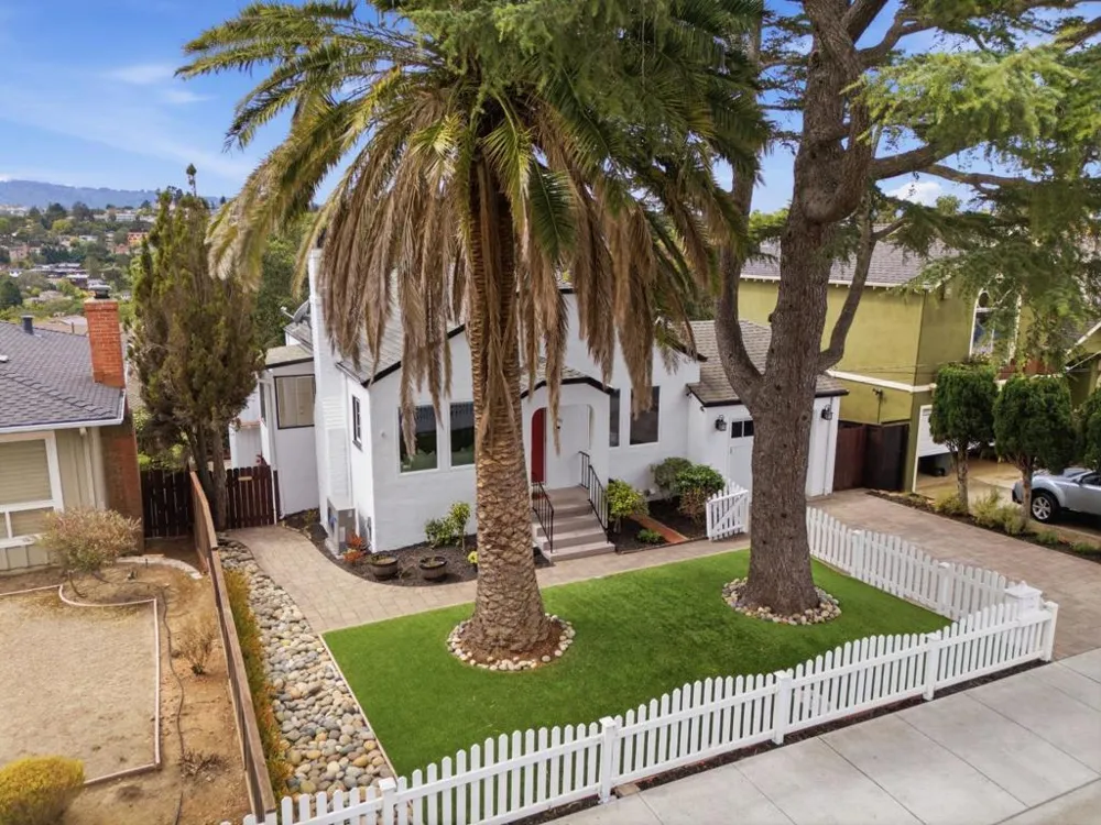 1817 Bayview Avenue Belmont, CA 94002