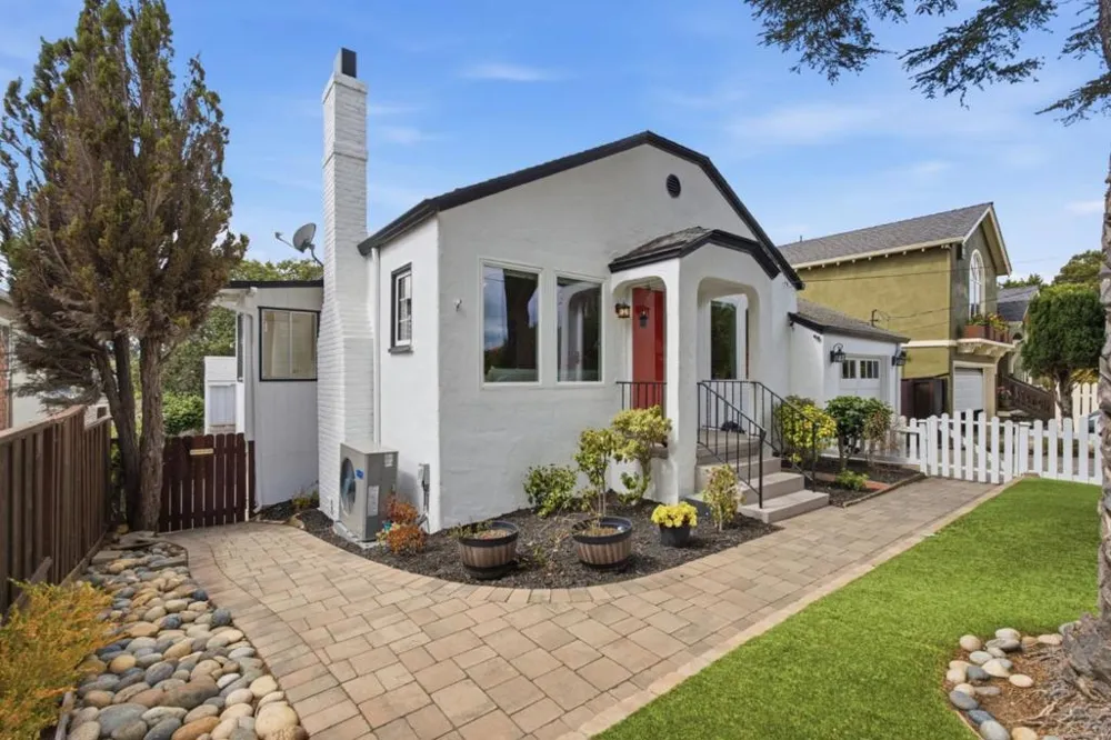 1817 Bayview Avenue Belmont, CA 94002