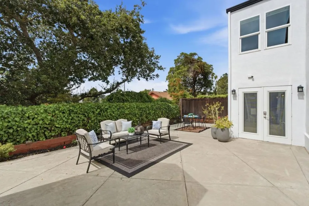1817 Bayview Avenue Belmont, CA 94002