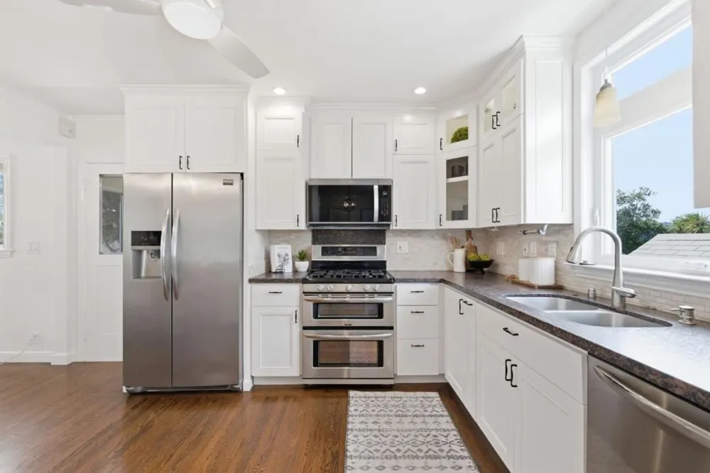 1817 Bayview Avenue Belmont, CA 94002