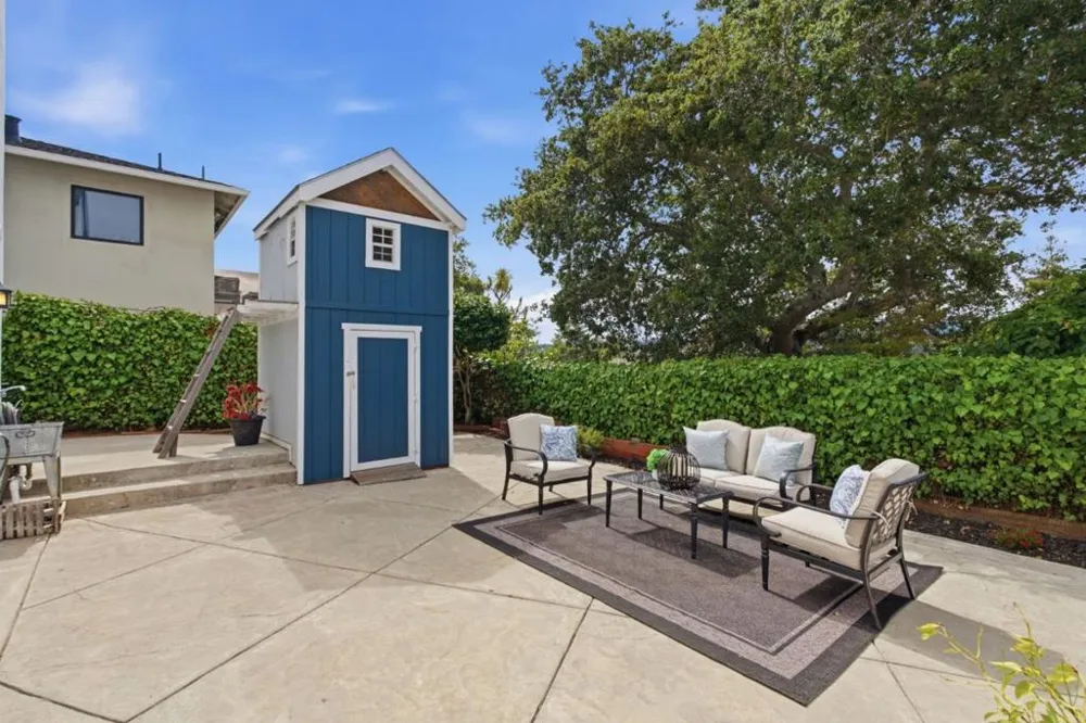 1817 Bayview Avenue Belmont, CA 94002