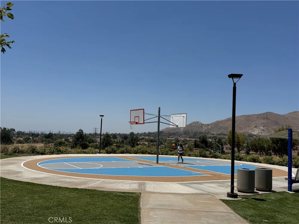 2755 Arches Court Jurupa Valley, CA 92509