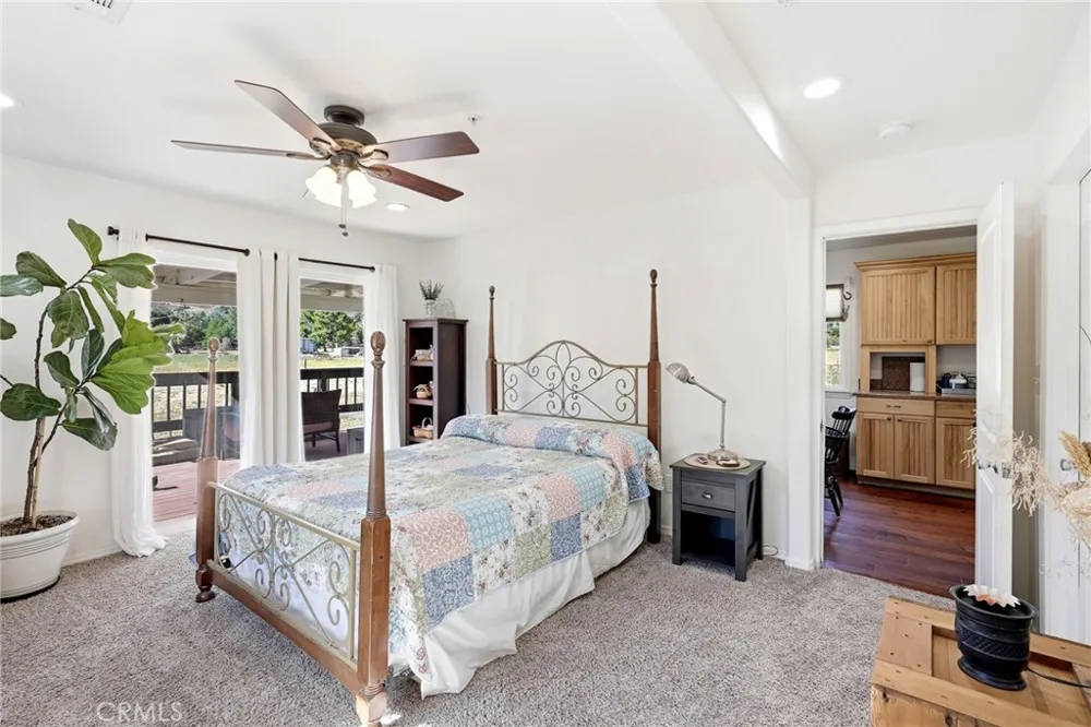 8646 Elizabeth Lake Road Leona Valley, CA 93551