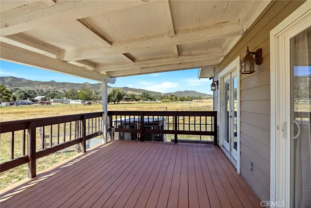 8646 Elizabeth Lake Road Leona Valley, CA 93551