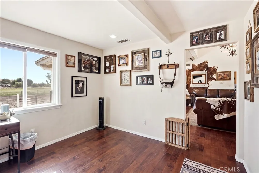 8646 Elizabeth Lake Road Leona Valley, CA 93551