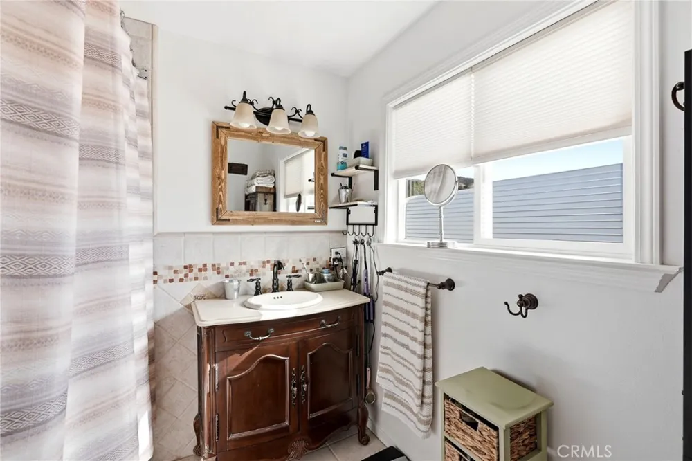 8646 Elizabeth Lake Road Leona Valley, CA 93551