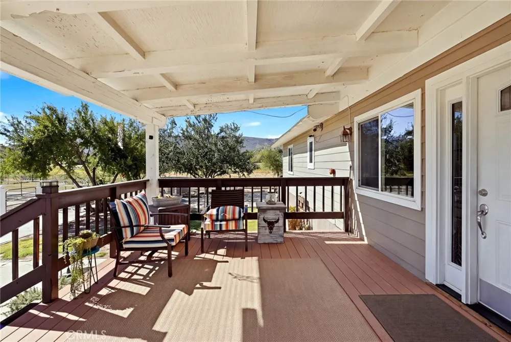 8646 Elizabeth Lake Road Leona Valley, CA 93551